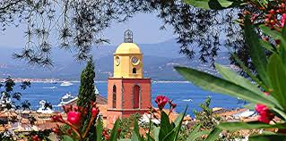 location Mobil Home particulier Toison d'Or a Ramatuelle
               plage Pampelonne Saint-Tropez: fenetre chambre